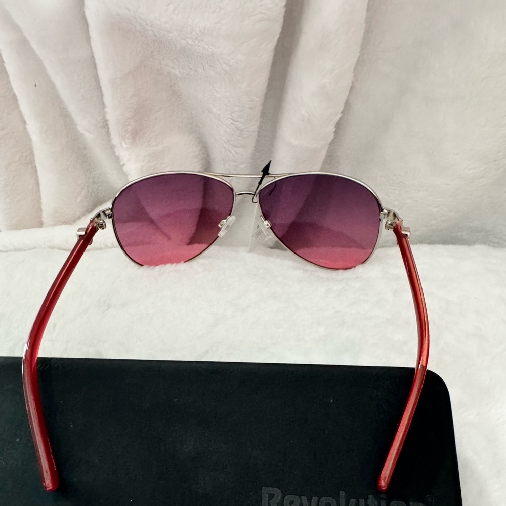 DC Fashion Eyewear - Gradient Pink Aviator Sunglasses - Picture 3 of 3